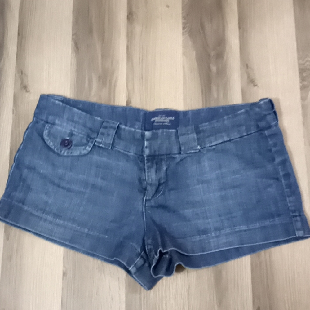 American Eagle Favorite Short